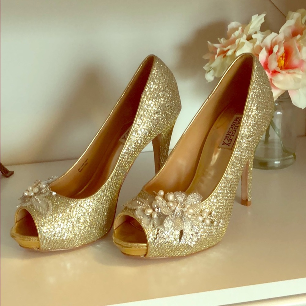 CUSTOM BNIB BADGLEY MISCHKA GOLD HEELS! 8m